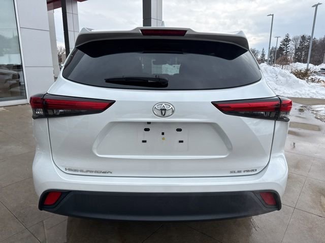 Used 2023 Toyota Highlander XLE image 6