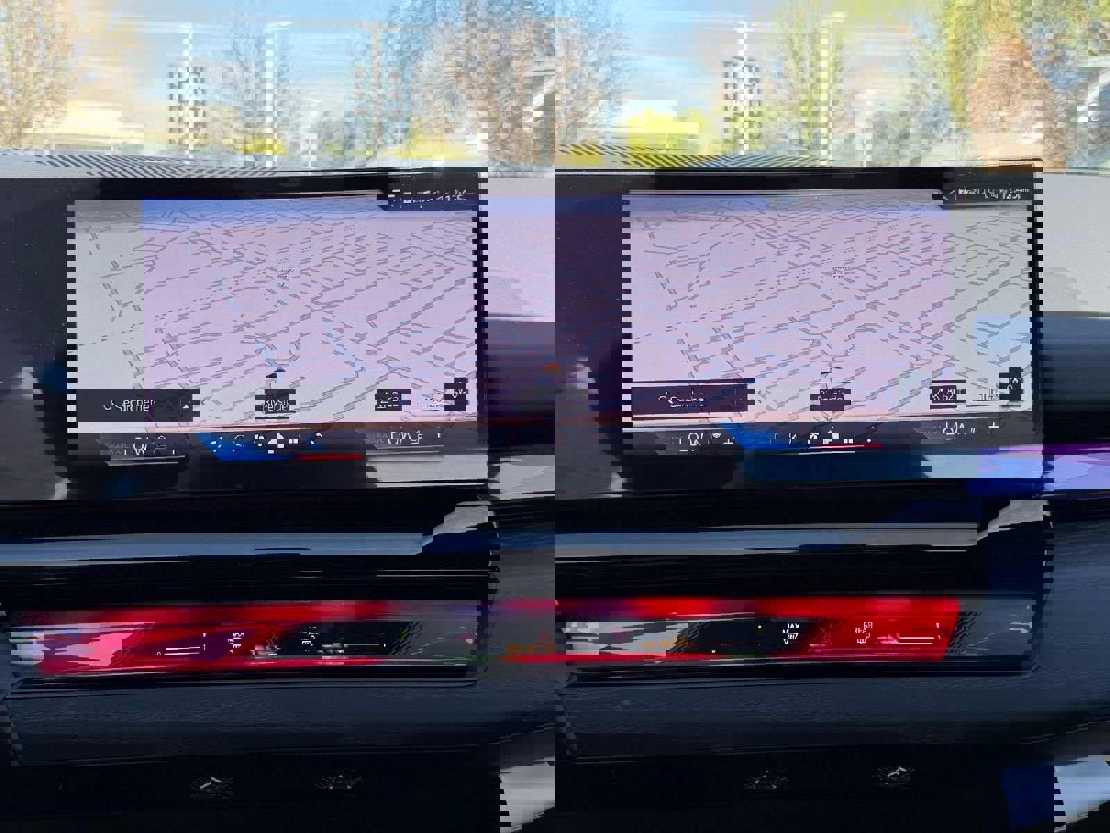 New 2026 BMW 550e xDrive image 28