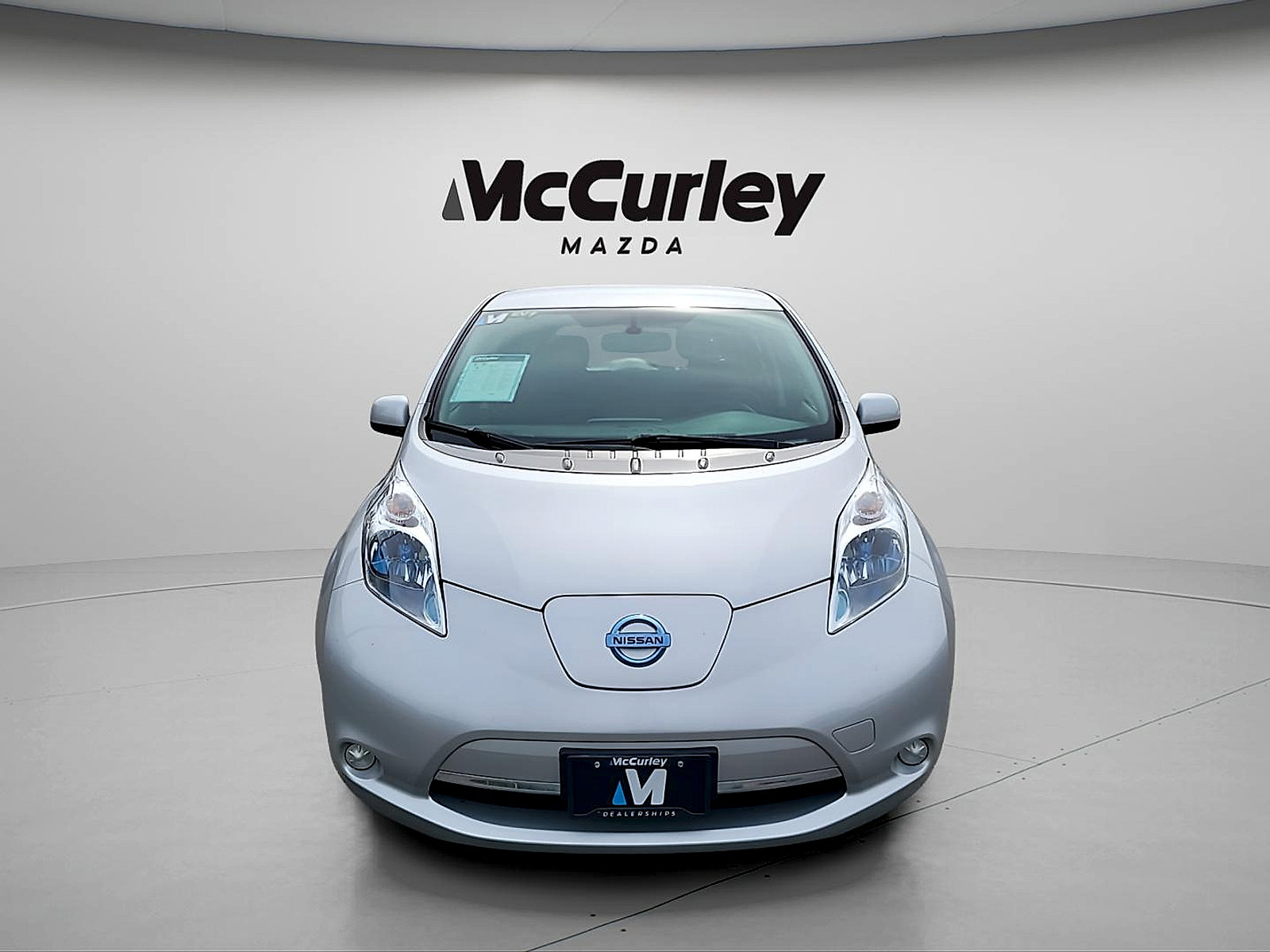Used 2014 Nissan Leaf SV FWD image 2