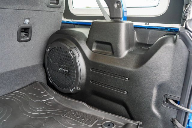 Used 2023 Jeep Wrangler Unlimited Sahara AWD/4WD image 11