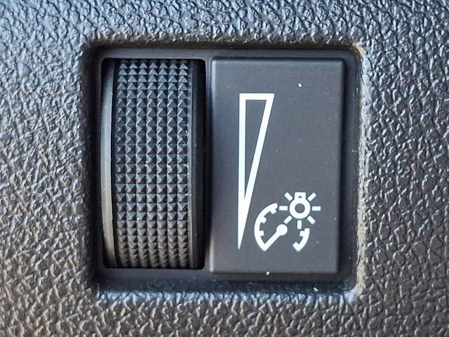 Used 2024 Chevrolet Colorado W/T RWD image 23