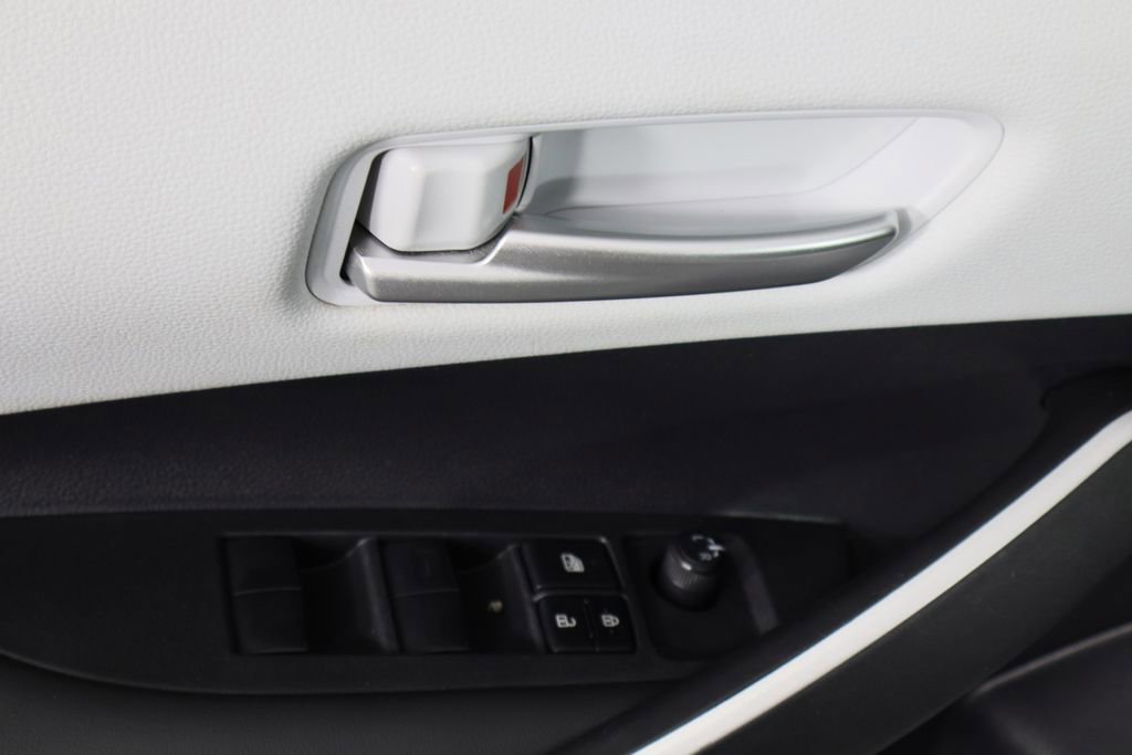 Used 2024 Toyota Corolla SE image 17