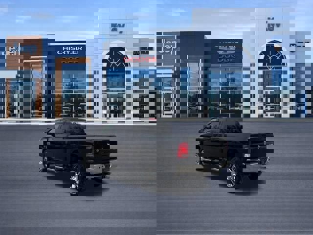 Used 2017 RAM 3500 Tradesman w/ Chrome Appearance Group image 3