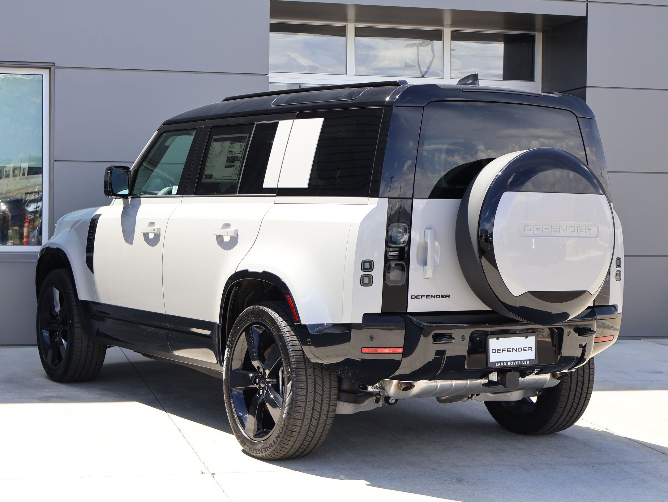 New 2026 Land Rover Defender 110 X-Dynamic SE AWD/4WD image 8