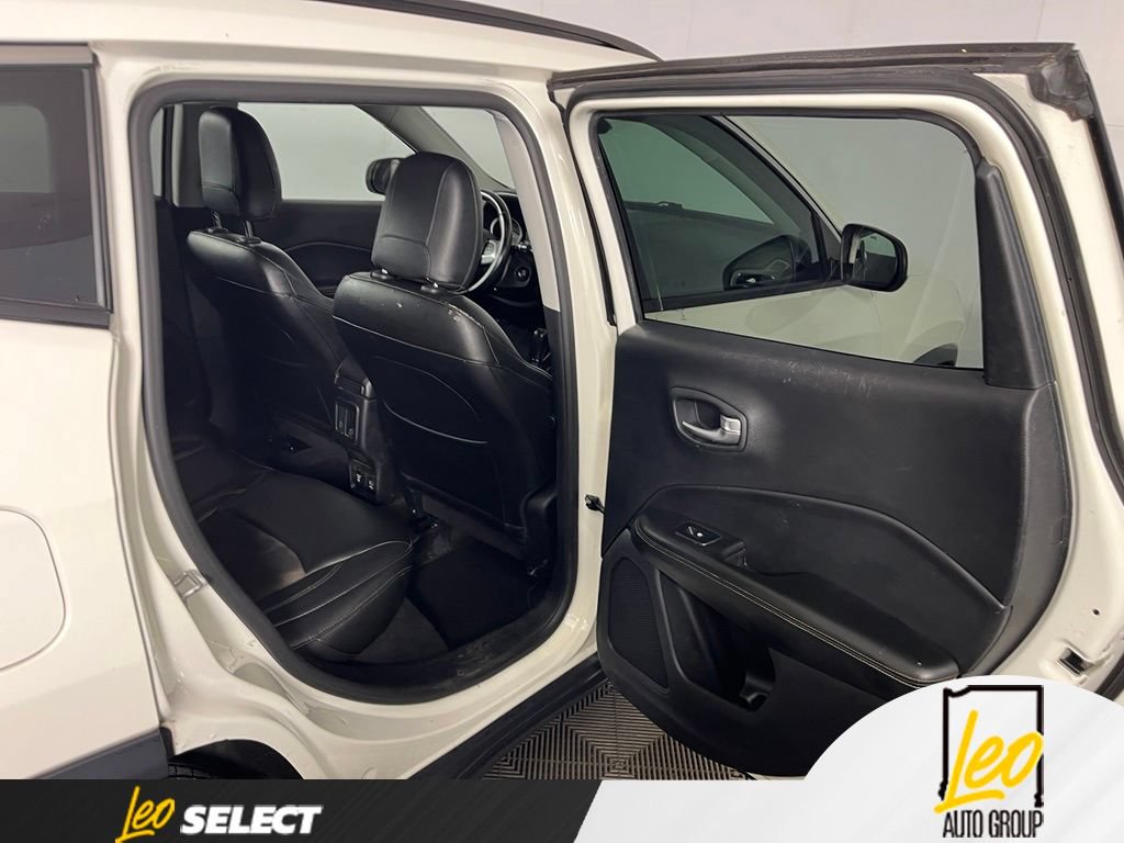 Used 2018 Jeep Compass Latitude w/ Popular Equipment Group AWD/4WD image 12