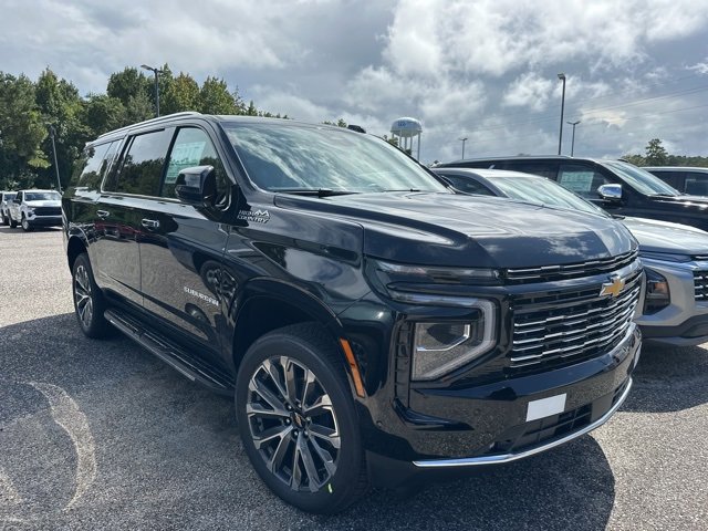 New 2026 Chevrolet Suburban High Country image 3