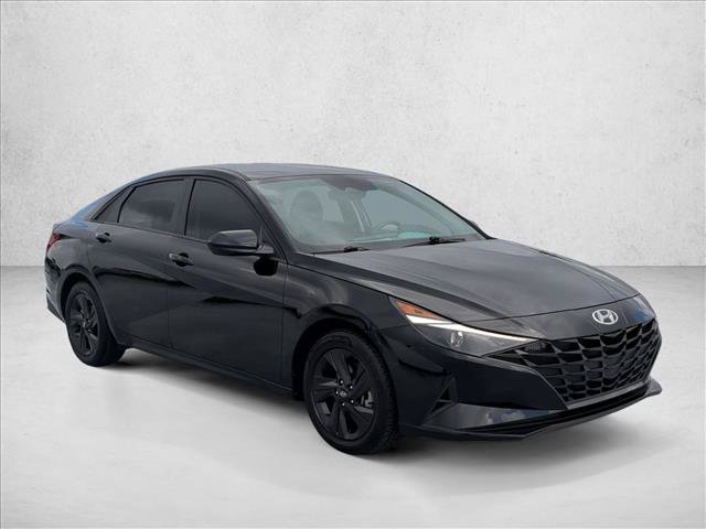 Used 2022 Hyundai Elantra SEL FWD image 3