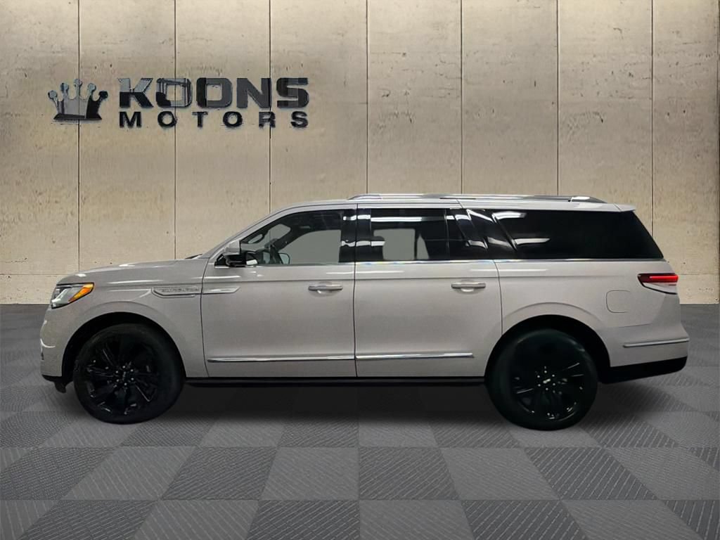 Used 2022 Lincoln Navigator L Reserve AWD/4WD image 4