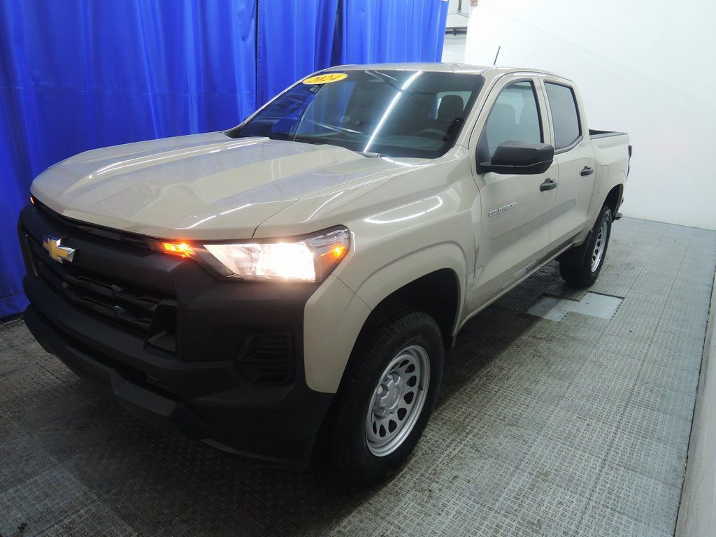 Used 2024 Chevrolet Colorado W/T image 3