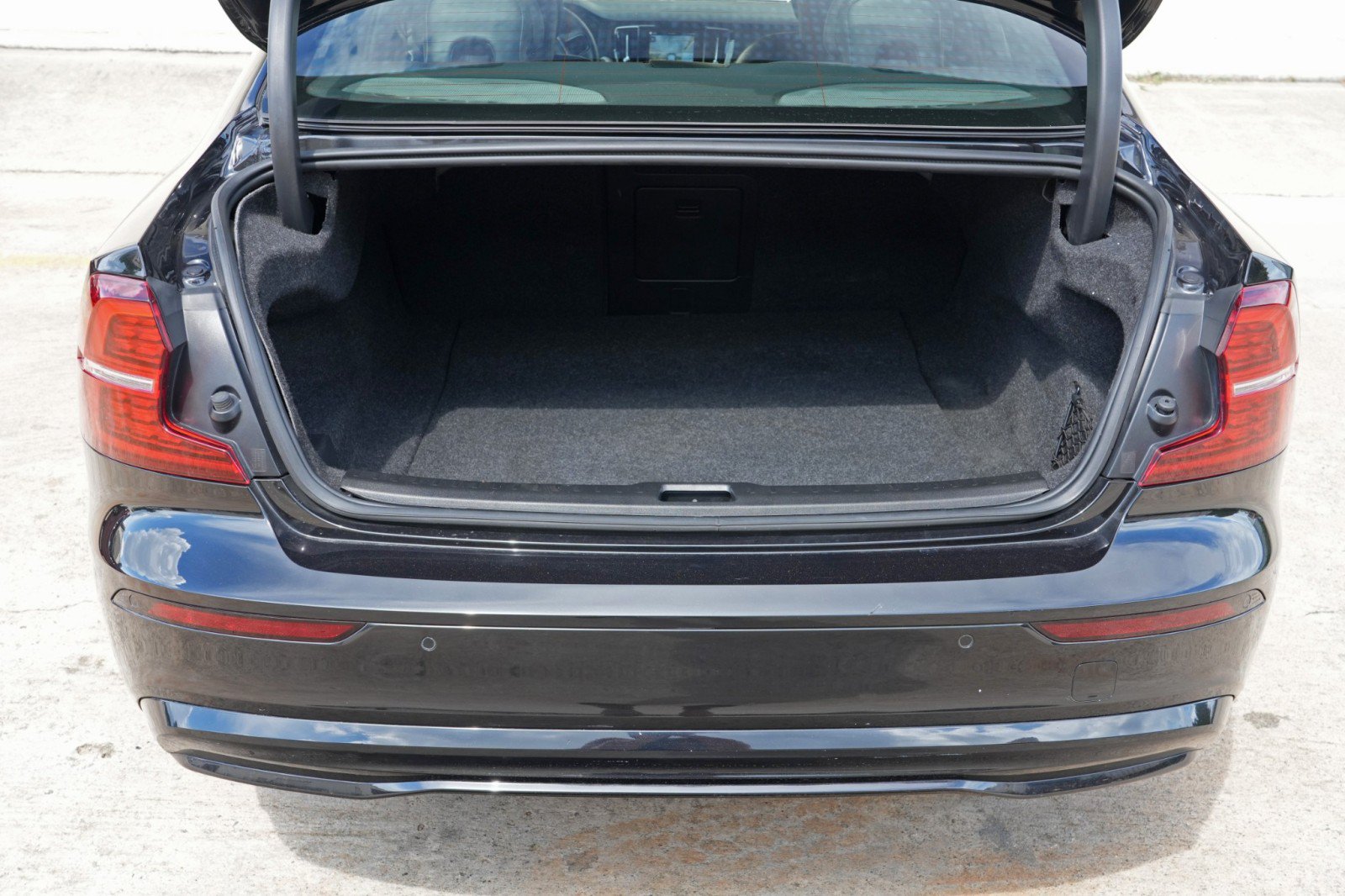 Used 2024 Volvo S60 T8 Plus AWD/4WD image 8