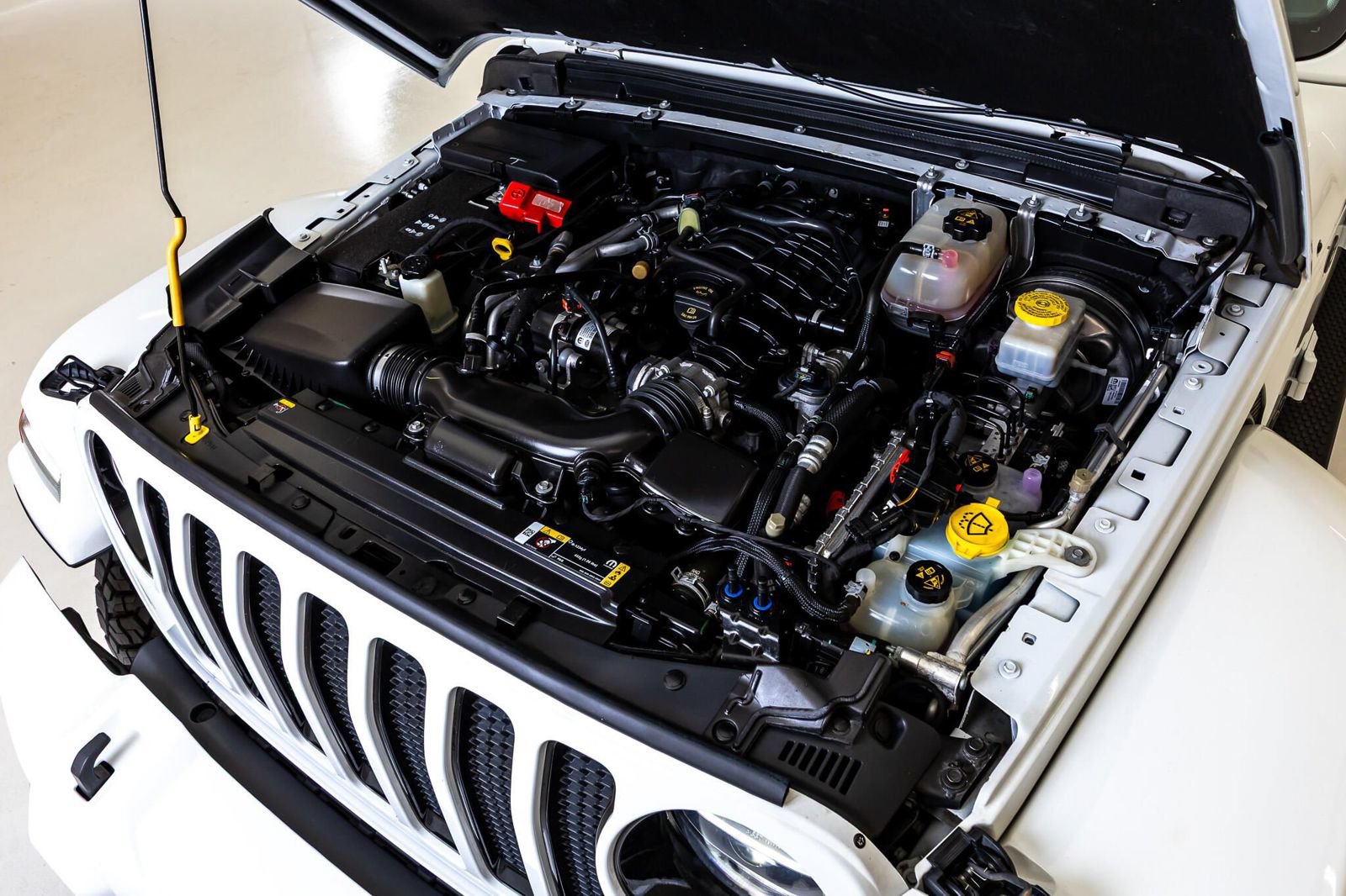 Used 2022 Jeep Wrangler Unlimited Sahara AWD/4WD image 39
