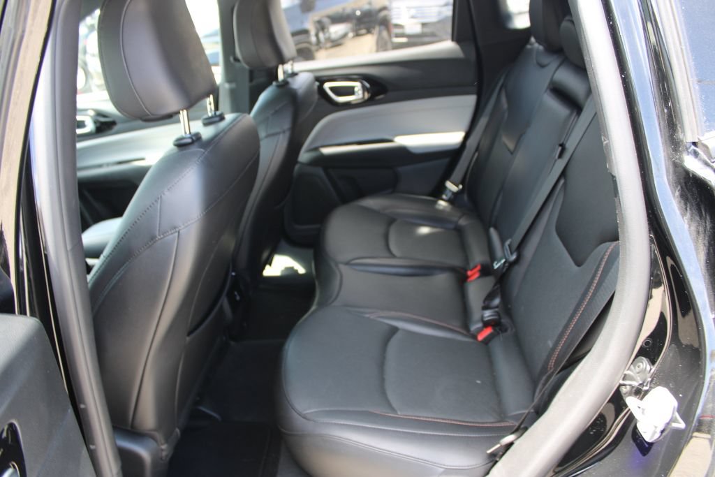Used 2023 Jeep Compass Limited w/ Elite Group AWD/4WD image 15