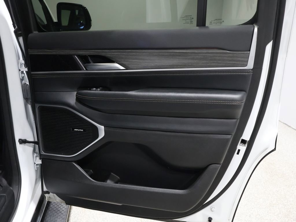 Certified 2024 Jeep Wagoneer Series II image 21