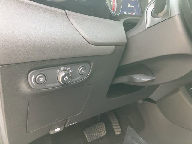 Used 2023 Buick Encore GX Essence w/ Experience Buick Package image 11