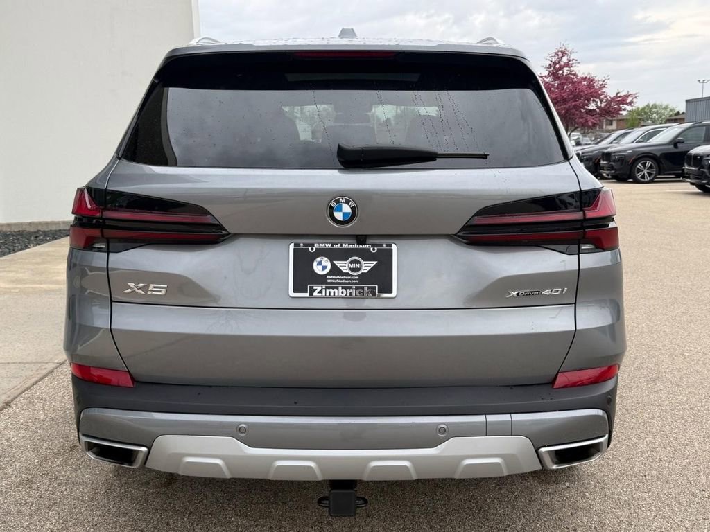 Certified 2024 BMW X5 xDrive40i w/ Premium Package AWD/4WD image 4