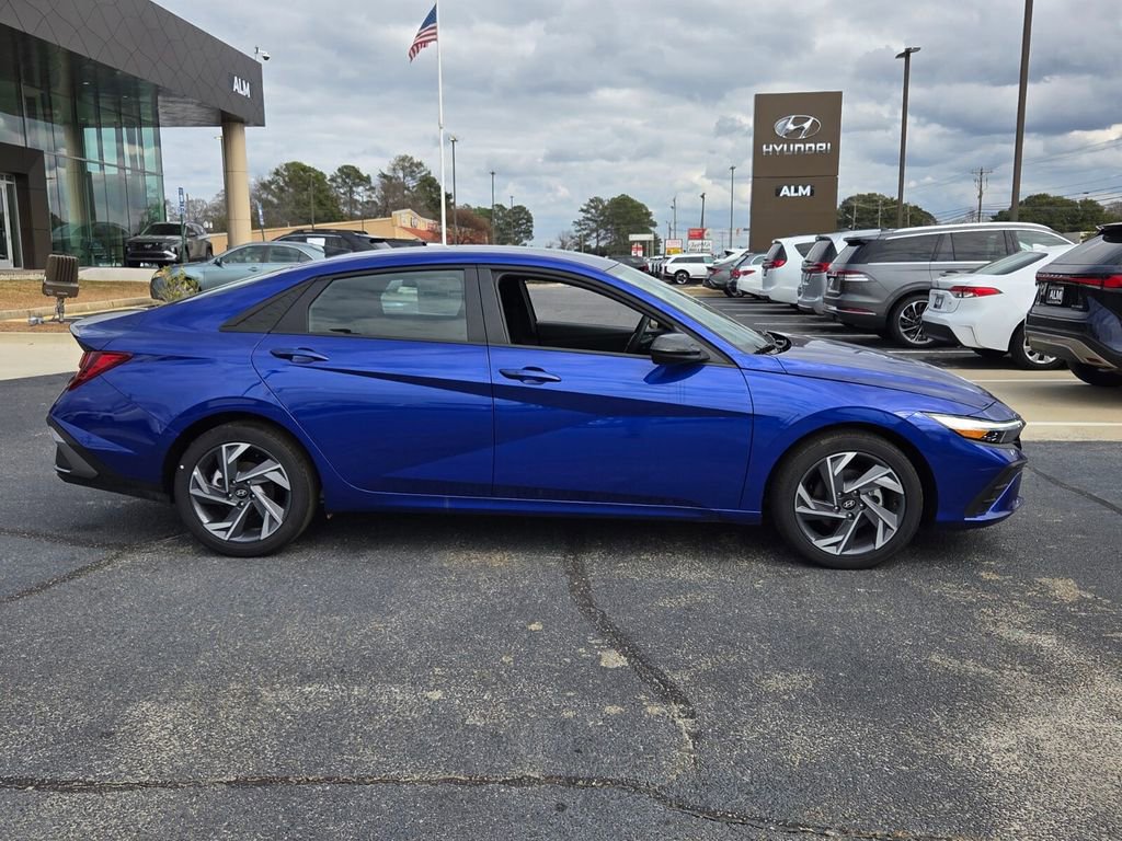 New 2025 Hyundai Elantra Sport image 13