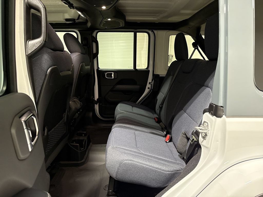 New 2026 Jeep Wrangler Unlimited Rubicon w/ Rockslide Package AWD/4WD image 23