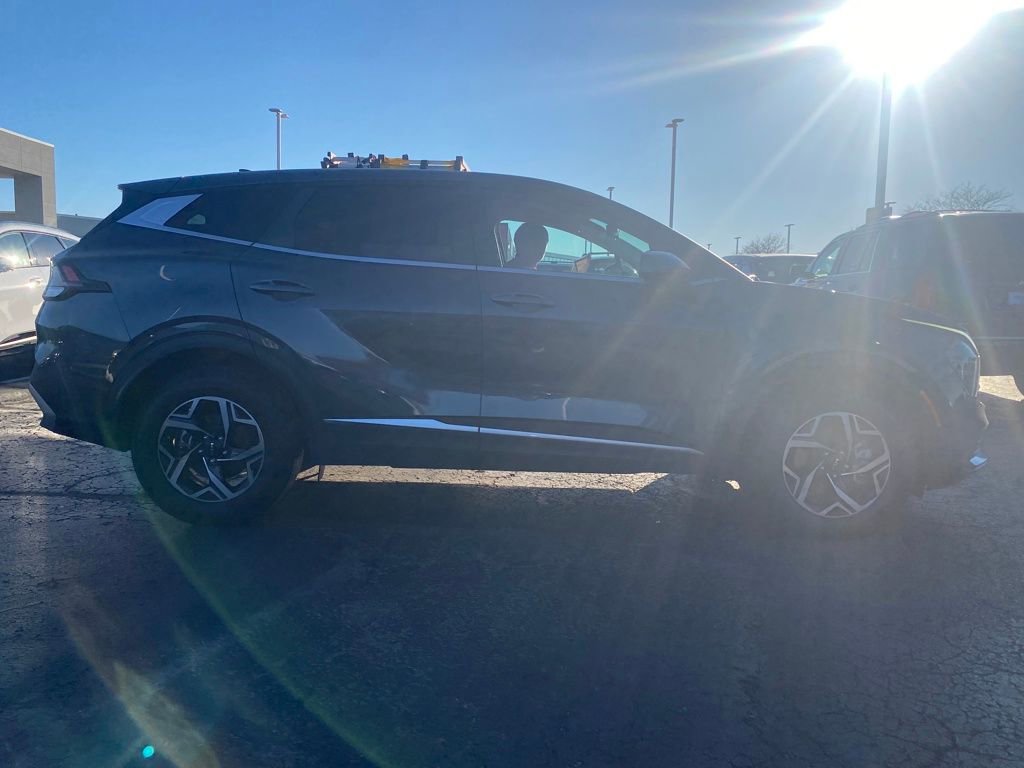 Certified 2024 Kia Sportage LX image 8