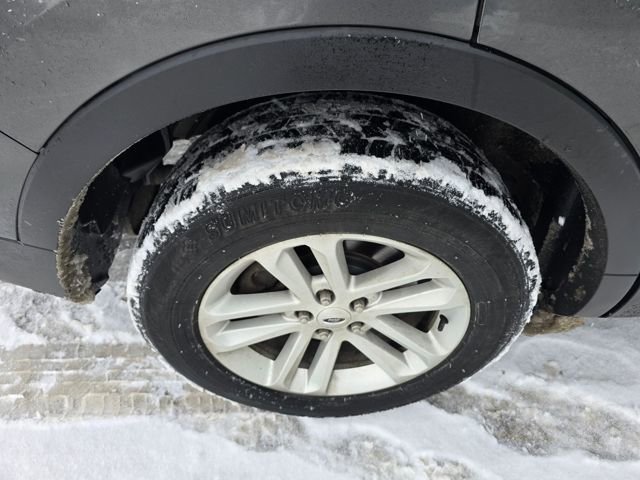 Used 2015 Ford Explorer XLT w/ Equipment Group 202A image 18