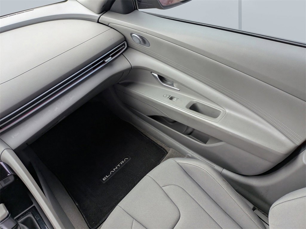 Used 2024 Hyundai Elantra SEL image 17