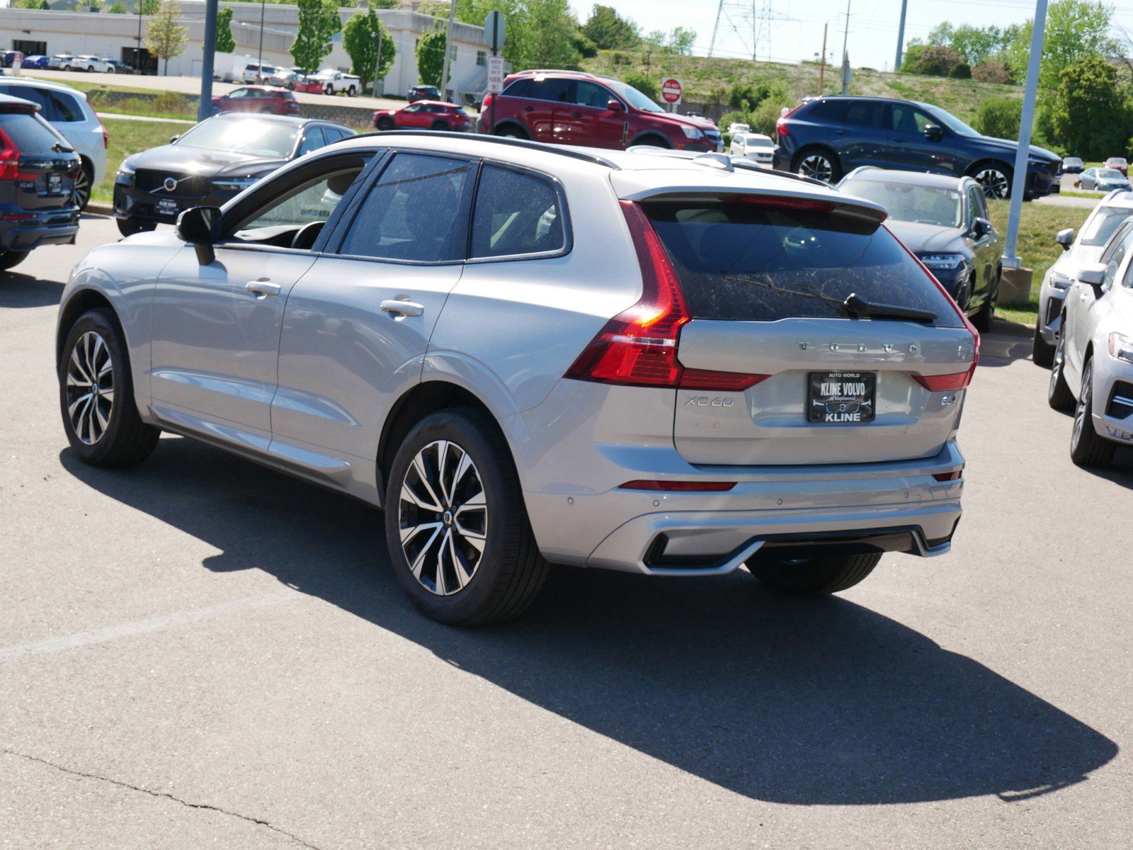 Certified 2025 Volvo XC60 B5 Plus AWD/4WD image 5