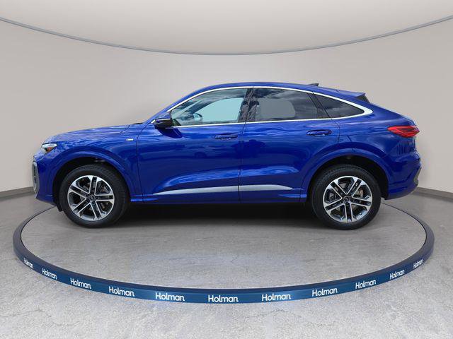 Used 2025 Audi Q5 Premium w/ Convenience Package AWD/4WD image 9