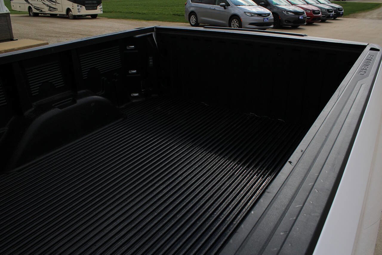 Used 2025 Chevrolet Silverado 1500 LT w/ Work Truck Package AWD/4WD image 9