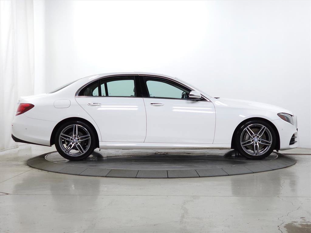 Used 2017 Mercedes-Benz E 300 4MATIC image 9