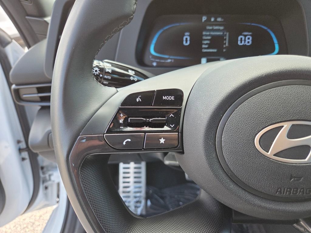 Used 2025 Hyundai Elantra Sport FWD image 26