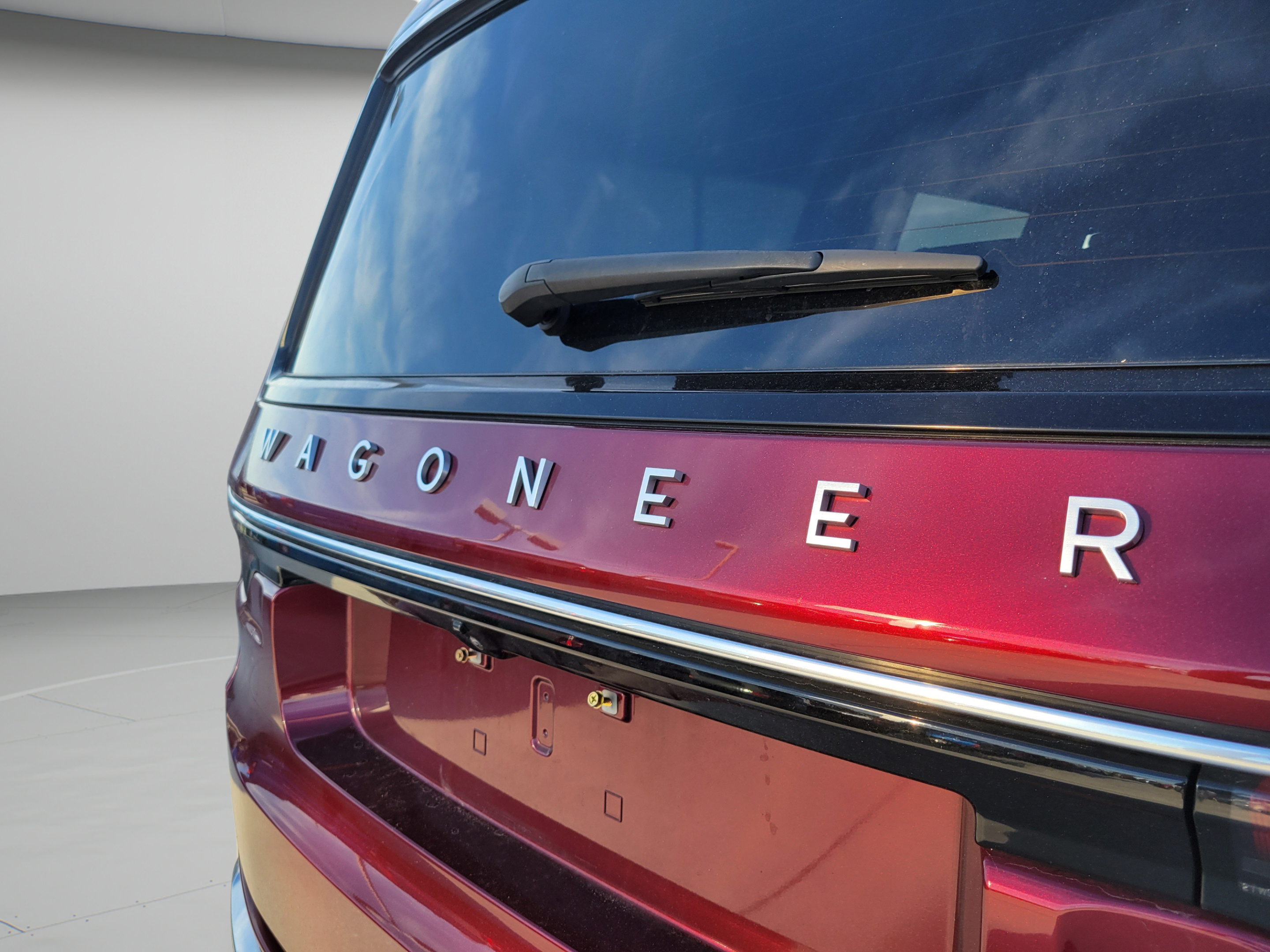 Certified 2023 Jeep Wagoneer Series III w/ Preferred Equipment Group RWD image 7