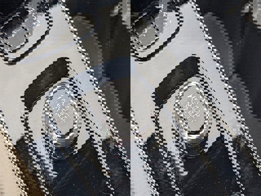 New 2026 Volvo XC90 B6 Plus w/ Protection Package Premier image 42