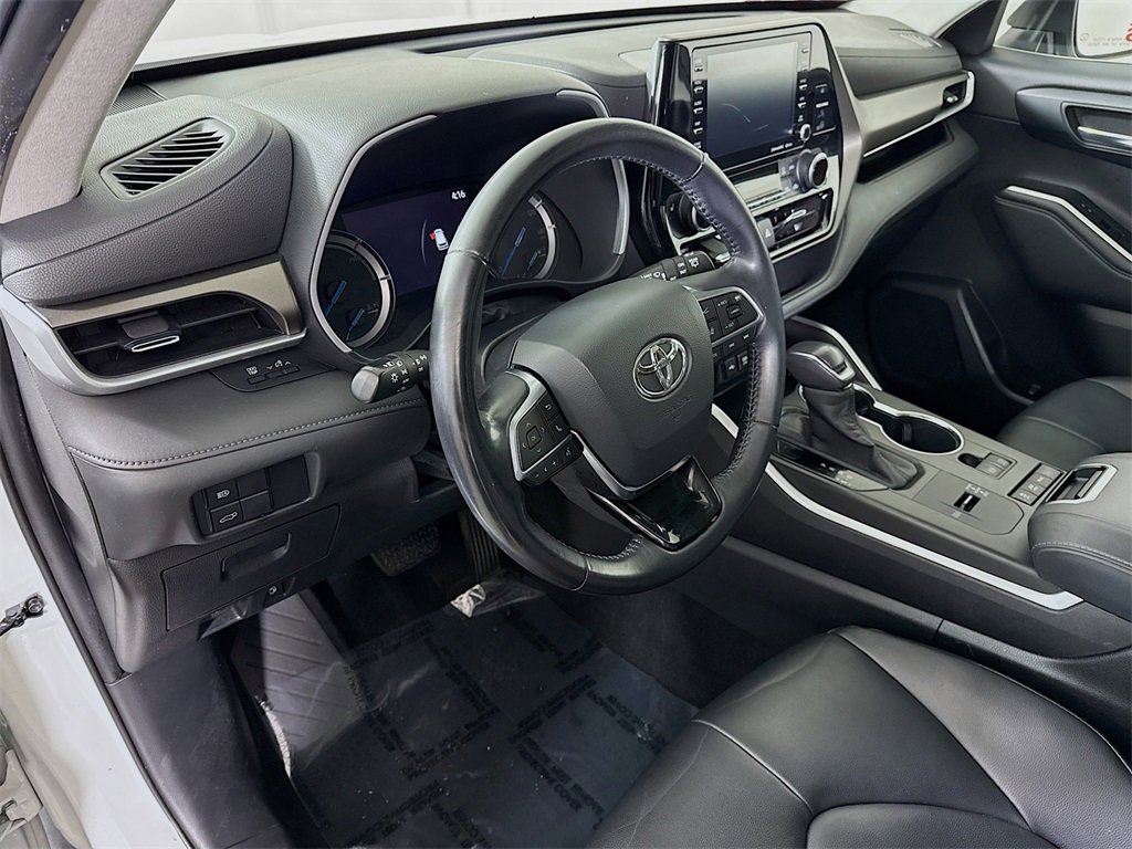 Certified 2020 Toyota Highlander XLE image 20