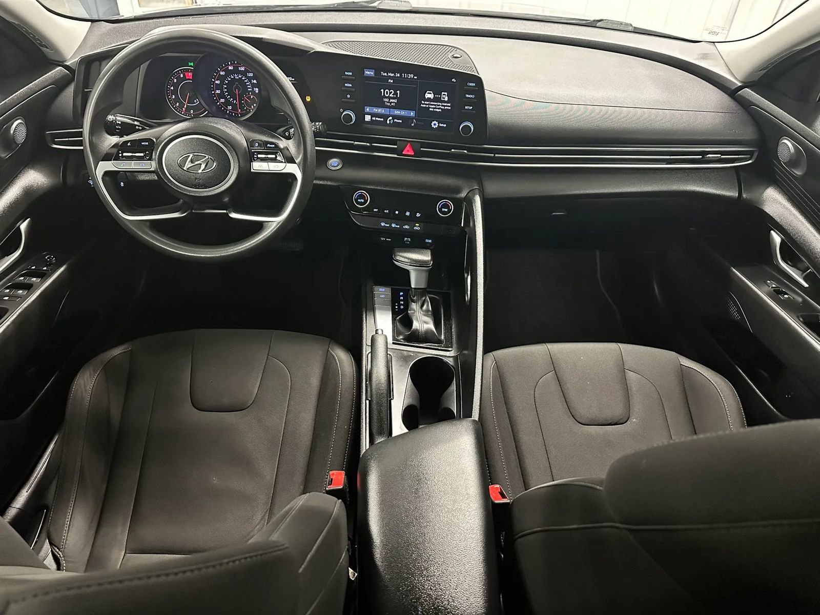 Used 2023 Hyundai Elantra SEL image 24