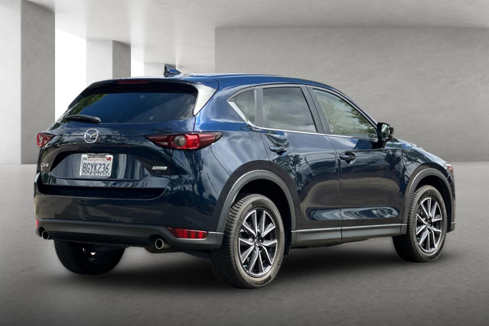 Used 2018 MAZDA CX-5 Touring image 4