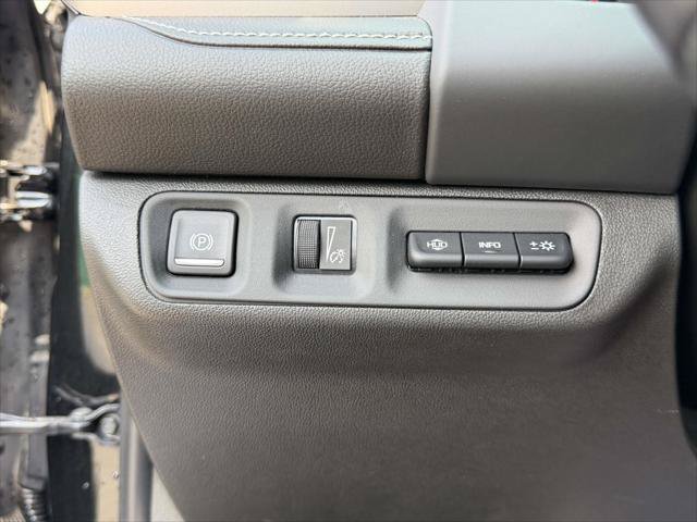 Used 2022 GMC Acadia Denali w/ Denali Technology Package AWD/4WD image 24