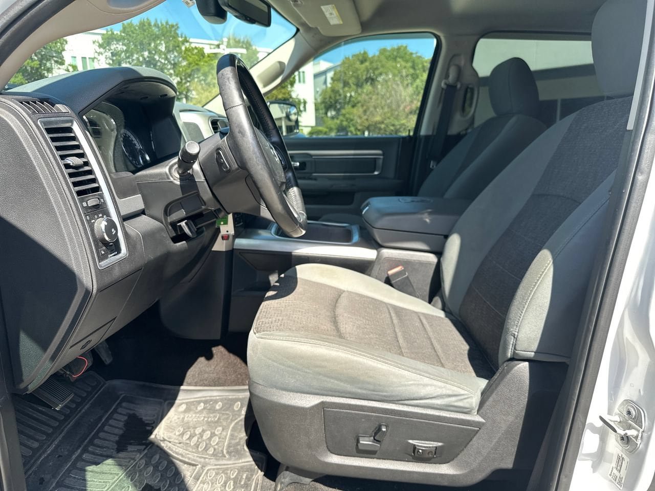 Used 2017 RAM 1500 Lone Star AWD/4WD image 9