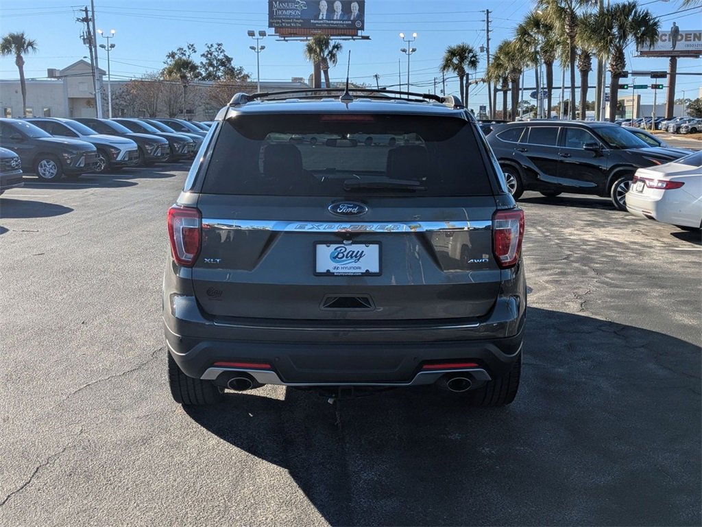 Used 2018 Ford Explorer XLT w/ Equipment Group 202A image 7