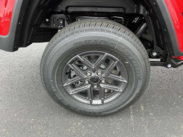 New 2025 Jeep Gladiator Sport AWD/4WD image 11