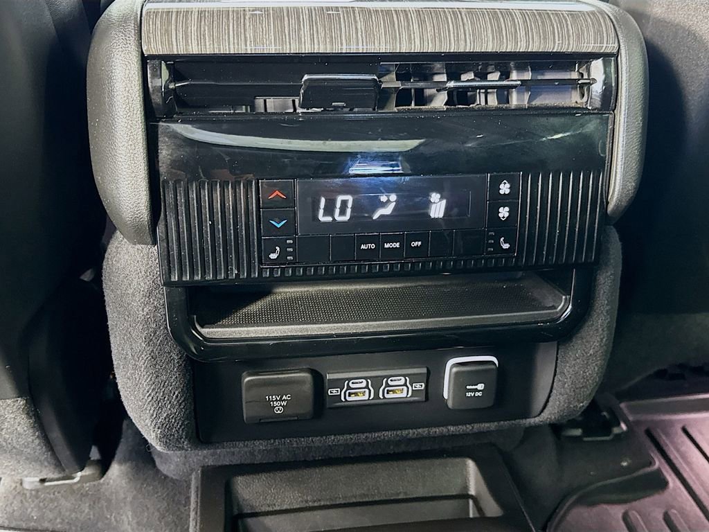 Used 2022 Jeep Wagoneer Series III w/ Premium Group I RWD image 27