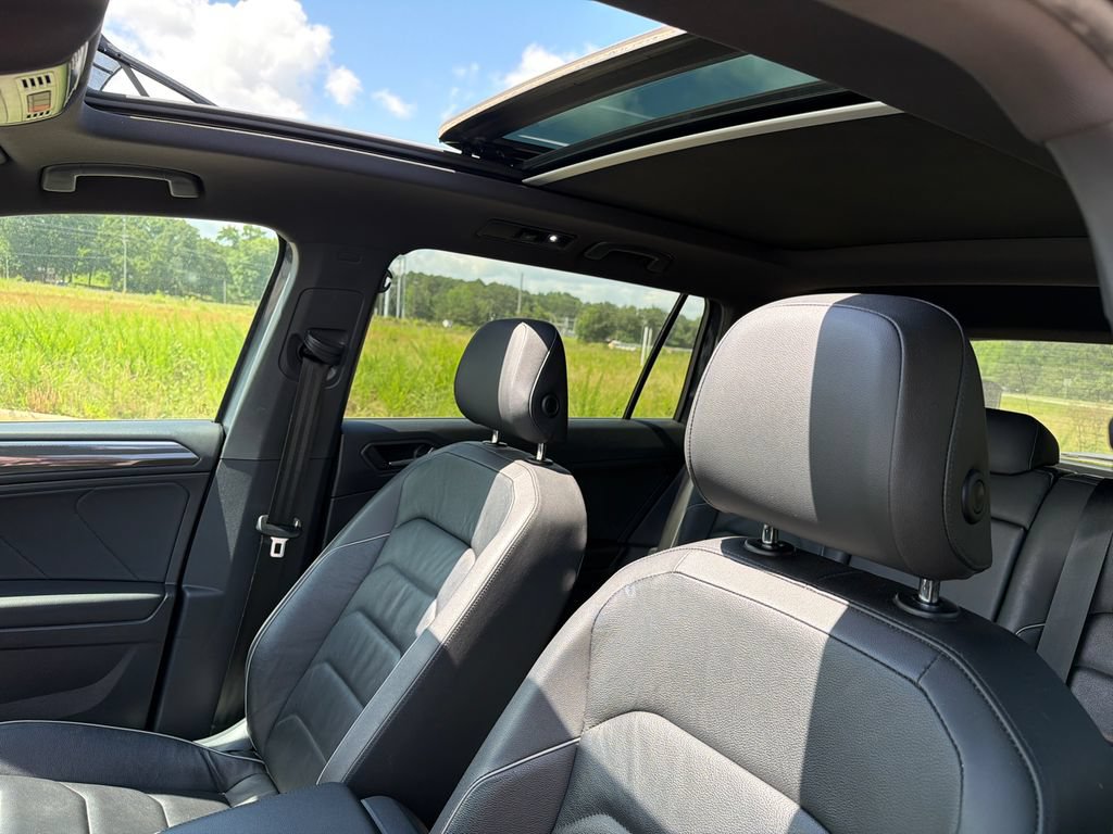 Used 2019 Volkswagen Tiguan SEL Premium R-Line AWD/4WD image 34
