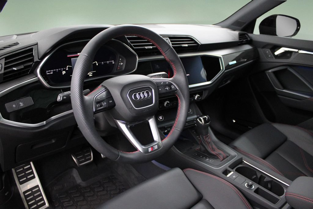 Used 2025 Audi Q3 2.0T Premium Plus AWD/4WD image 2