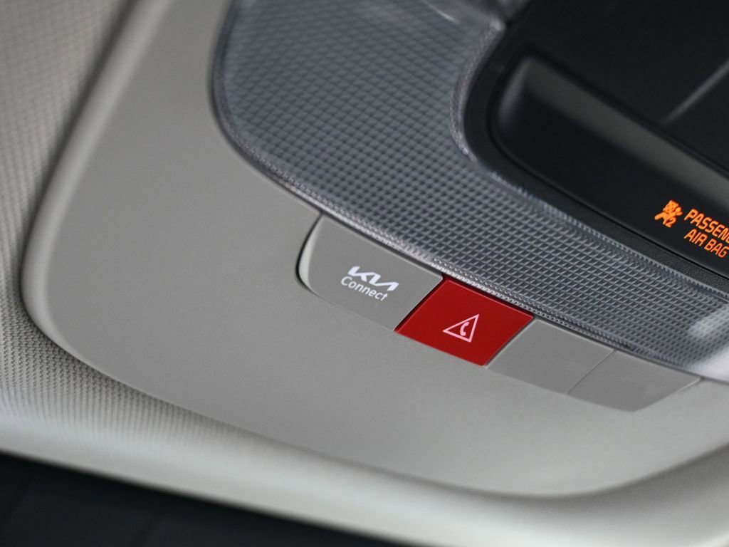 Used 2025 Kia Sportage EX image 25