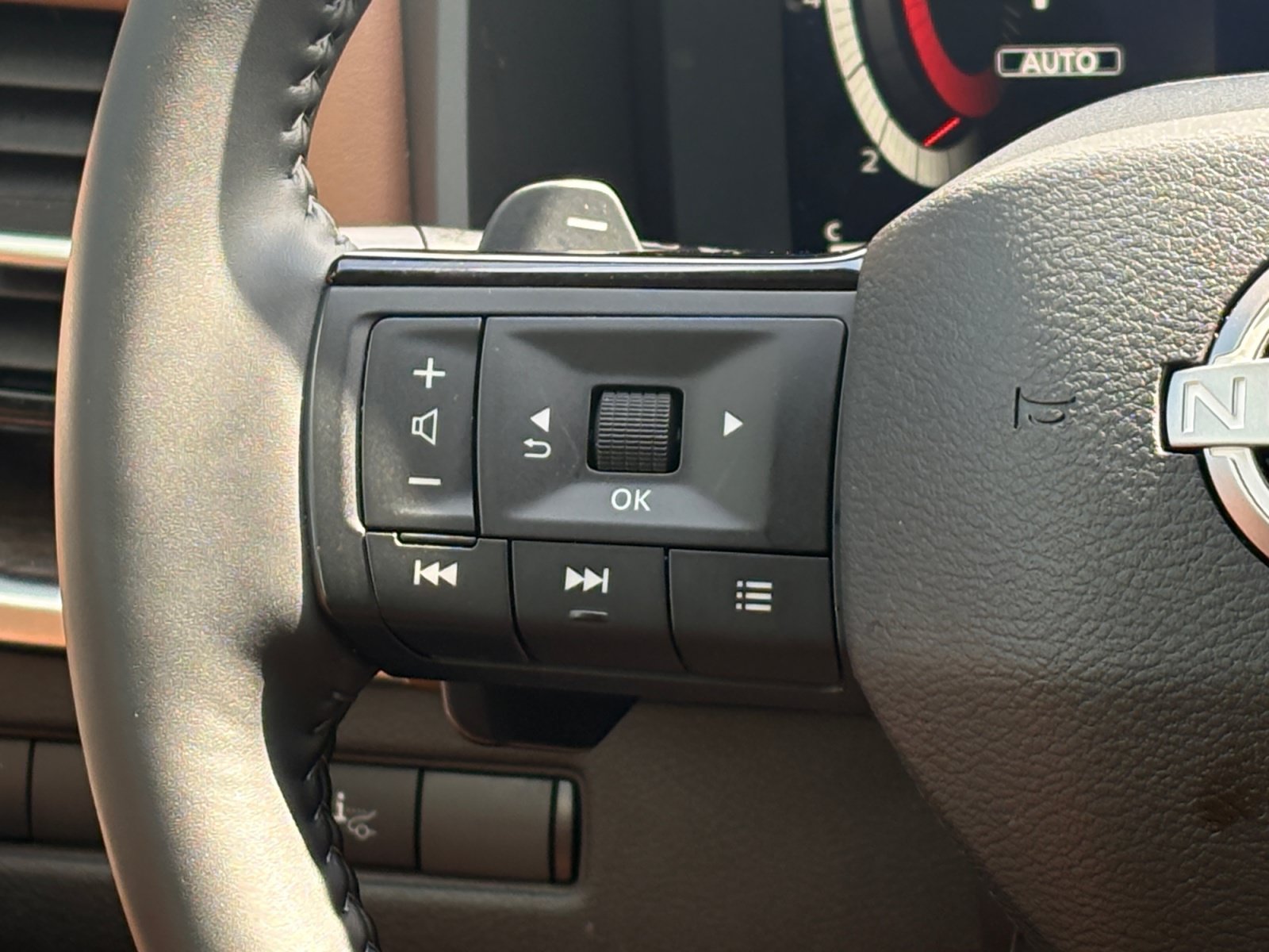 Used 2026 Nissan Rogue Platinum w/ Platinum Premium Package AWD/4WD image 24