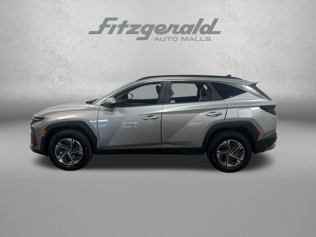 Used 2025 Hyundai Tucson Blue AWD/4WD image 2