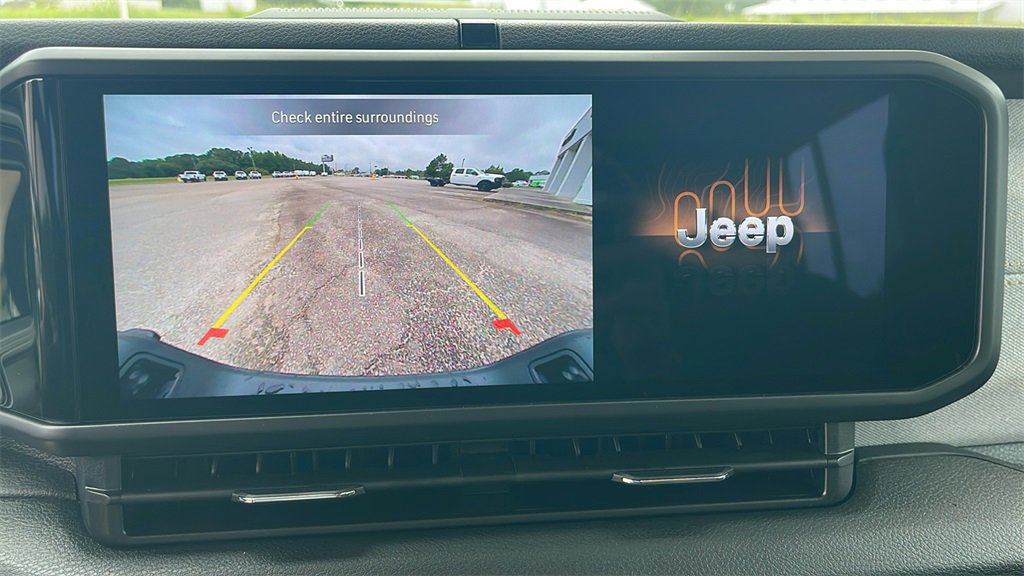 New 2025 Jeep Gladiator Sport image 25