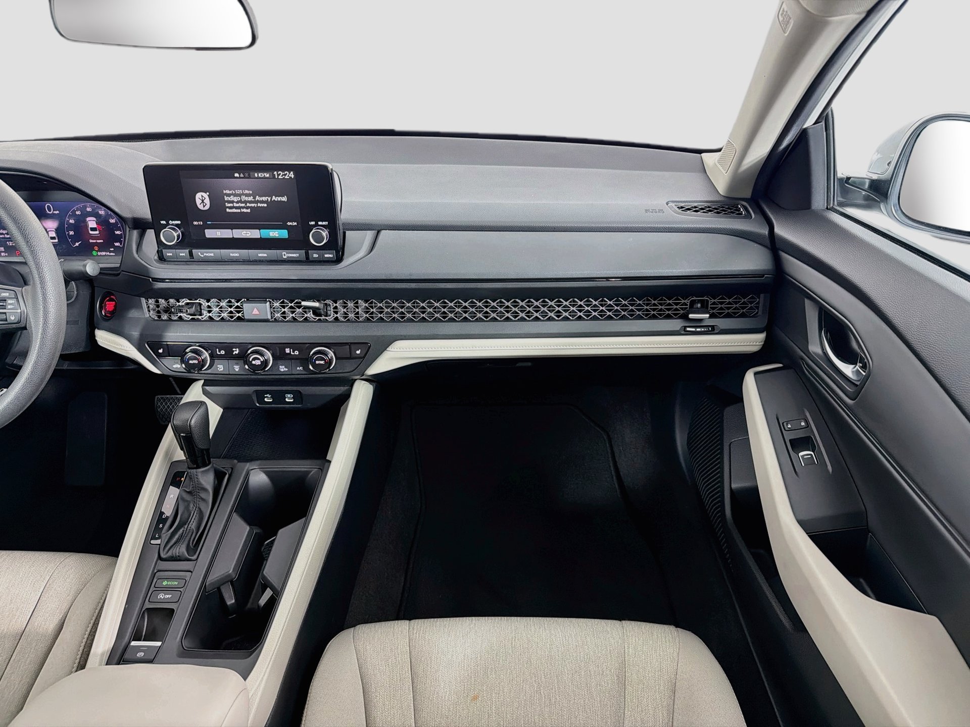 Used 2025 Honda Accord SE image 17
