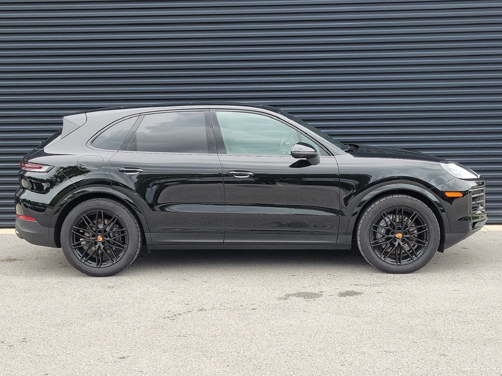 Certified 2026 Porsche Cayenne AWD/4WD image 8
