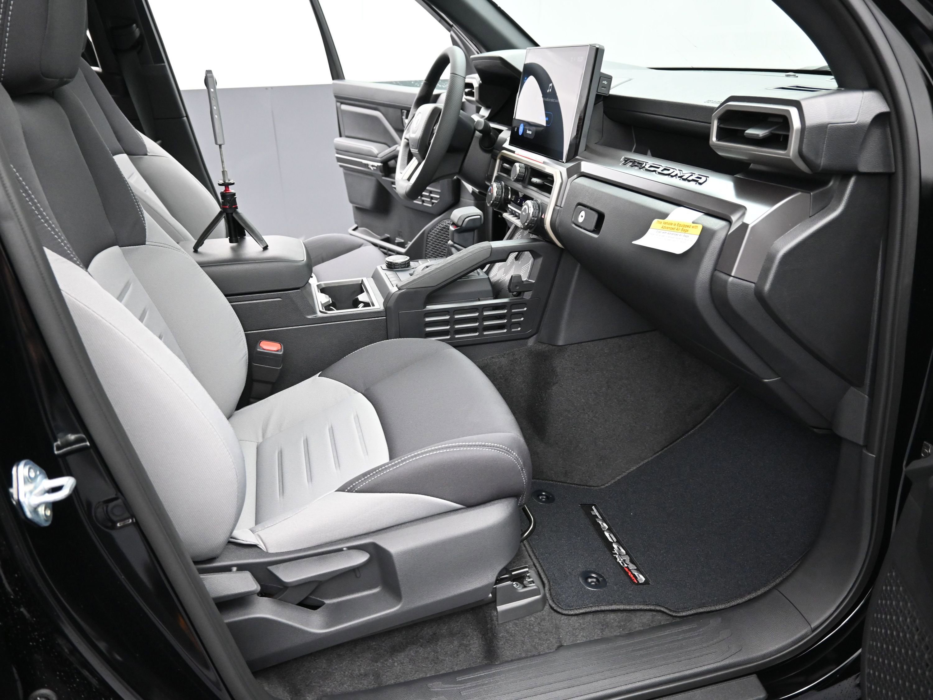 Certified 2025 Toyota Tacoma TRD Sport image 16