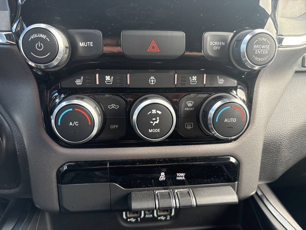 Used 2024 RAM 1500 Laramie AWD/4WD image 36