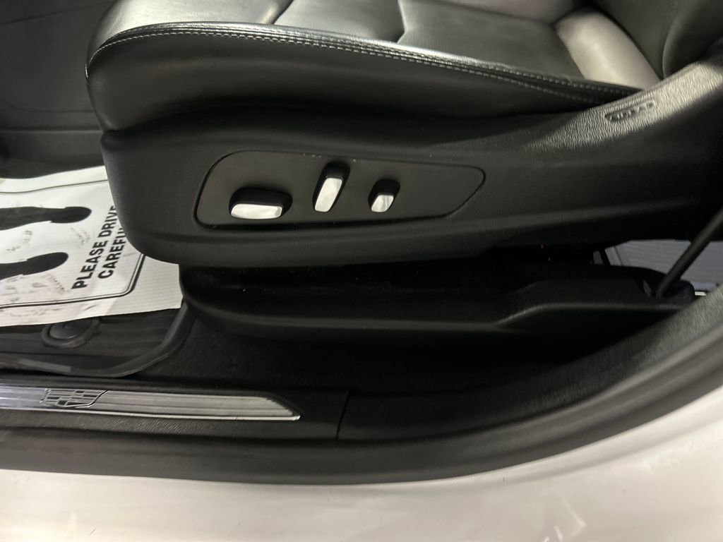 Used 2022 Cadillac XT5 Premium Luxury w/ LPO, Floor Liner Package image 13